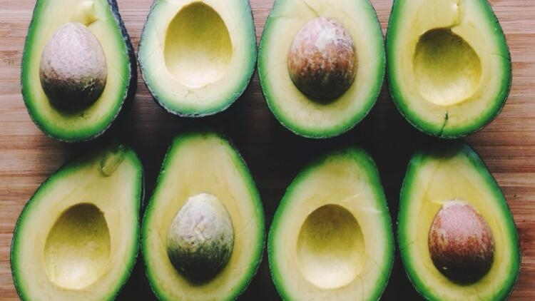 Avokado Yağı Yüze Sürülür Mü? Avokado Yağı Yüze Sürülür Mü?