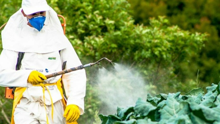 <a title='Herbisit Etkili Zirai Mücadele İlaçları' href='https://www.sorhocam.com/konu/1487/herbisit-etkili-zirai-mucadele-ilaclari'>Herbisit</a> Nedir? Türleri, Kullanım Alanları Ve Özellikleri Herbisit Nedir? Türleri, Kullanım Alanları Ve Özellikleri